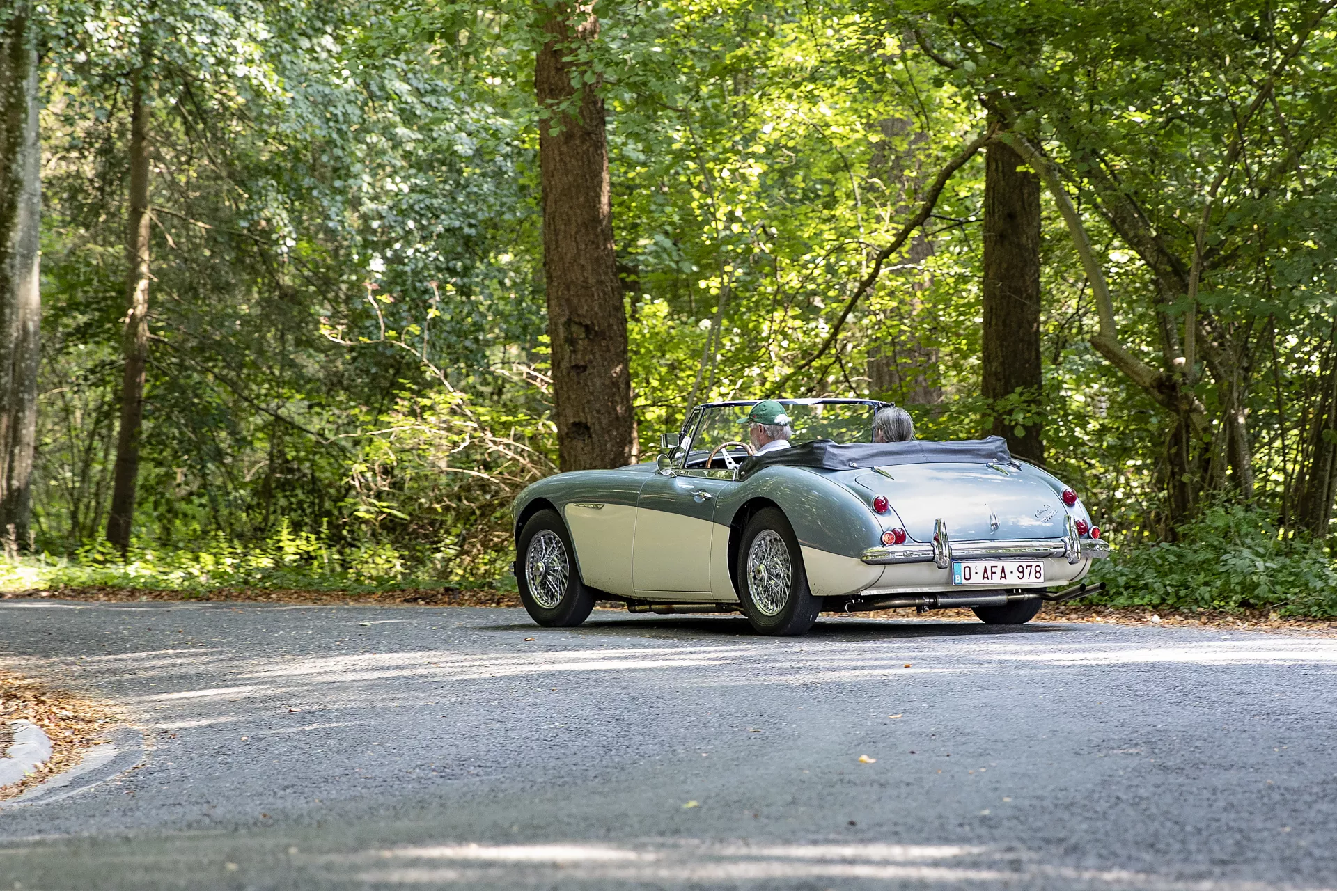Voiture ancêtre dans l'escale pour les classiques