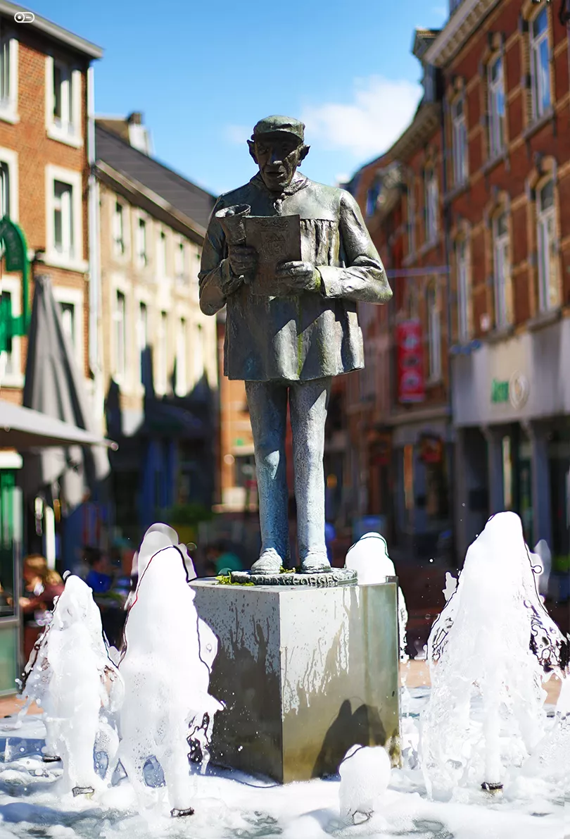 statues