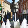 statues
